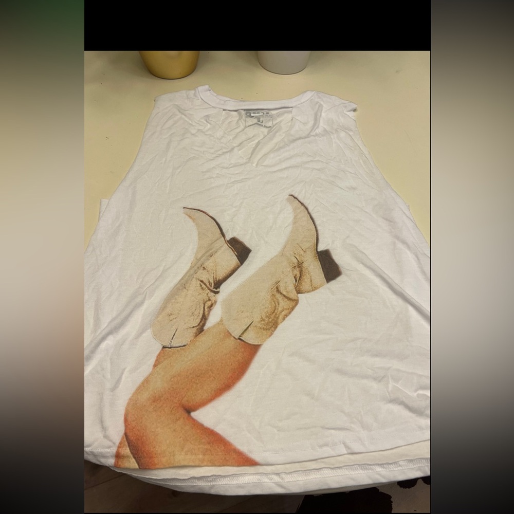 Gina Tees light weight boots tank